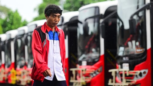 Bus Raya Terpadu Trans Metro Dewata (TMD) resmi berhenti beroperasi di Bali. Pengelola kesulitan memenuhi biaya operasional.