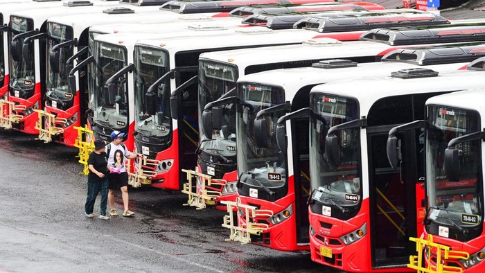 Bus Raya Terpadu Trans Metro Dewata (TMD) resmi berhenti beroperasi di Bali. Pengelola kesulitan memenuhi biaya operasional.