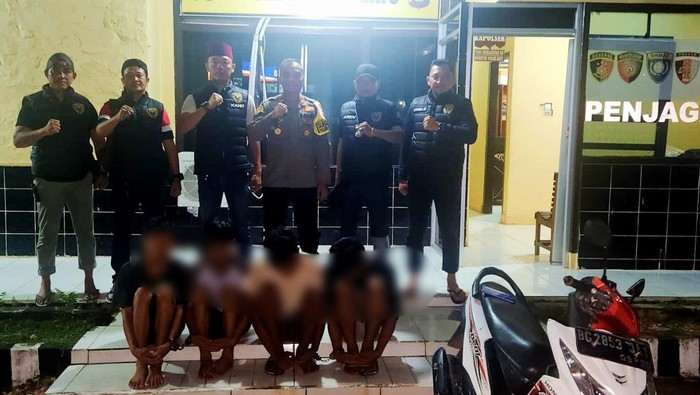 Empat pelaku pembegalan karyawan bank swasta di Ogan Ilir ditangkap polisi.