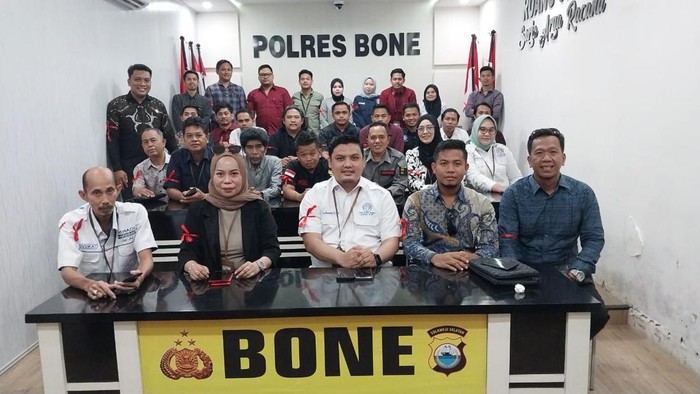 Forum Solidaritas Advokat Bone saat audiensi dengan Kapolres Bone, AKBP Erwin Syah di Aula Mapolres Bone pada Kamis (2/1) sekitar pukul 11.00 Wita.