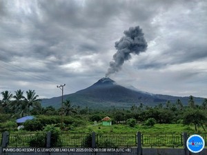 Gunung Lewotobi Laki-laki Meletus 3 Kali Hari Ini, 7 Desa Waspada Banjir Lahar