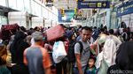 H+2 Tahun Baru, Penumpang Padati Stasiun Senen