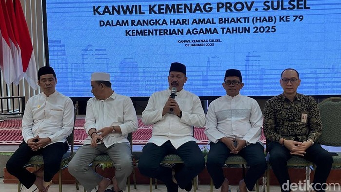 Kemenag Sulsel menggelar konferensi pers jelang peringatan Hari Amal Bakhti (HAB) Kemenag yang ke-79 tahun di Jalan Nuri, Makassar, Kamis (2/1/2024).
