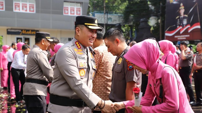 Kombes Nanang Haryono usai memimpin apel kenaikan pangkat 75 personel Polresta Malang Kota.
