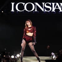 Lisa BLACKPINK mengguncang konser pergantian tahun di negara asalnya, Thailand. Personel grup KPop BLACKPINK itu menjadi penampil utama ‘Amazing Thailand Countdown 2025’ yang digelar meriah di River Park ICONSIAM, Bangkok. Foto: dok. A Nice Entertainment