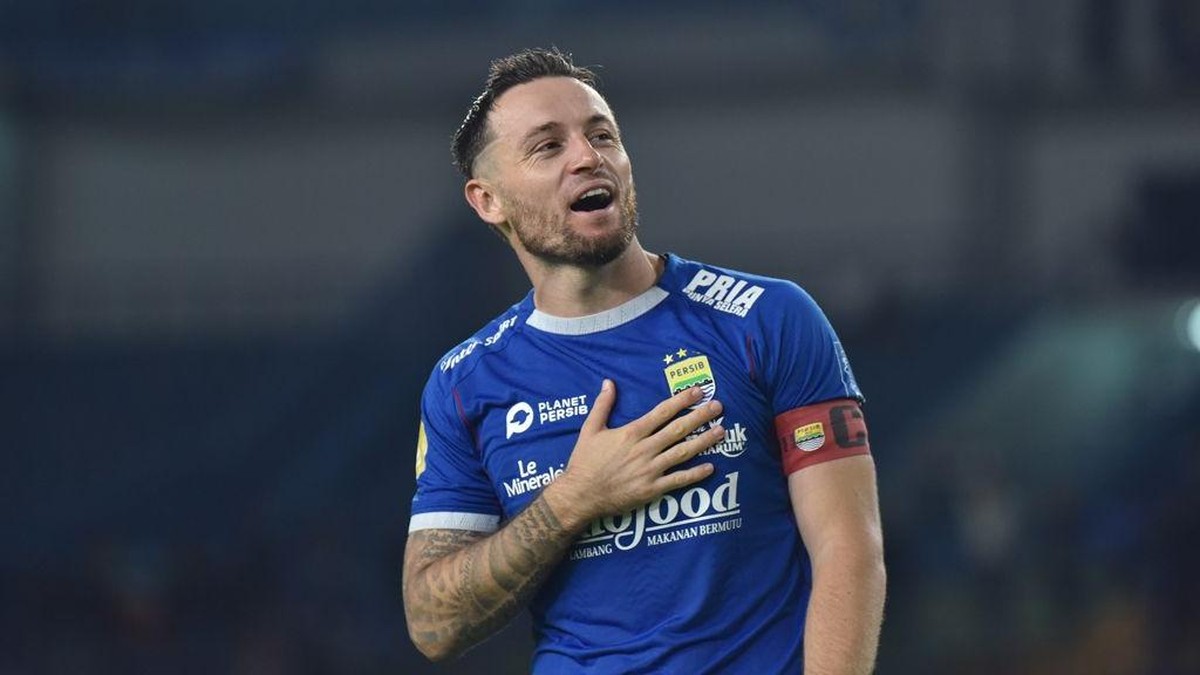 Marc Klok pemain berprestasi di dalam dan luar lapangan. (Foto: Persib Bandung)
