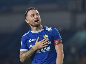 Marc Klok Berprestasi di Dalam dan Luar Lapangan