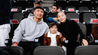 7 Foto Terbaru Nikita Willy Jadi Sorotan, Nonton NBA 1 Minggu Usai Lahiran