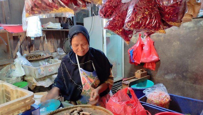Pedagang di pasar