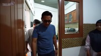 Di sebelah dapurnya ada ruang makan di sebalah kiri dan di sebelah kanan bersebelahan dengan ruang untuk menaruh mesin cuci. Foto: YouTube Taulany TV