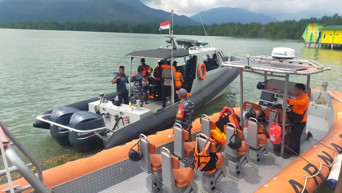 Proses pencarian nelayan di Kabupaten Lingga, Kepri. (dok BPBD Kabupaten Lingga)