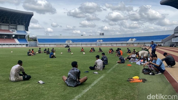 Suasana latihan PSIM Jogja di Stadion Mandala Krida, Umbulharjo, Kota Jogja, Kamis (2/1/2025).