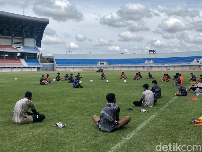 Suasana latihan PSIM Jogja di Stadion Mandala Krida, Umbulharjo, Kota Jogja, Kamis (2/1/2025).