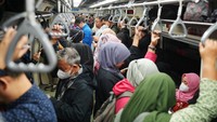 Manager Public Relations LRT Jabodebek, Mahendro Trang Bawono mengungkap, periode peralihan tahun kali ini total pengguna layanan mencapai 156.490 orang, atau naik 132% dari periode tahun sebelumnya.