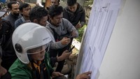 Selain itu banyak juga korban yang telah dijanjikan bakal menerima ganti rugi namun ternyata namanya tidak tercatat dalam daftar sehingga harus melakukan pendaftaran ulang.