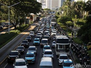 Jakarta Kota Termacet Ketujuh Dunia, Warganya Kehilangan 89 Jam karena Macet