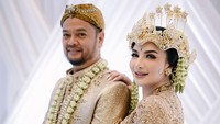 Siva Aprilia bahagia bisa menikah sesuai impiannya yakni memakai pakaian adat Sunda dan gaun internasional. (Foto: dok Instagram)