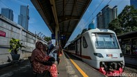 Rencananya stasiun itu akan ditutup dalam melayani penumpang KRL.