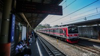 Dengan begitu nantinya proses naik dan turun penumpang kereta bandara dapat dilakukan di Stasiun BNI City dan Stasiun Sudirman.