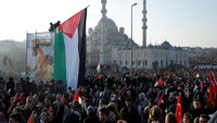 Serangan militer Israel di Gaza telah menewaskan sedikitnya 45.541 warga Palestina dan melukai 108.338 orang sejak 7 Oktober 2023, kata kementerian kesehatan daerah kantong Palestina itu pada hari Senin (30/12/2024). 