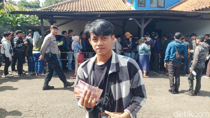 Warga Geruduk Unit Gakkum Satlantas Polres Cimahi Demi Ganti Rugi Cairan Kimia