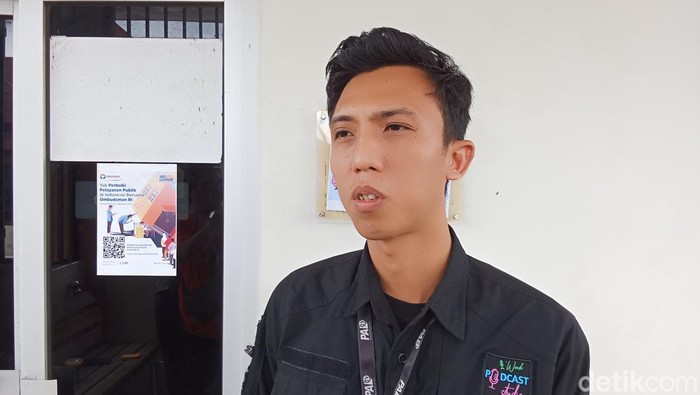 Warga Palembang kehilangan Rp 8,5 juta usai lupa mengambil kartu ATM.
