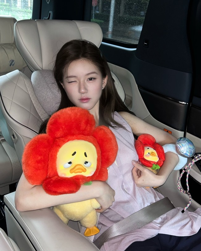 Terakhir, Zhao Lusi berterima kasih kepada orang-orang yang peduli padanya dan mengucapkan selamat tahun baru selagi mengirim cinta kepada para penggemar.Foto: Instagram @rooosyzh09