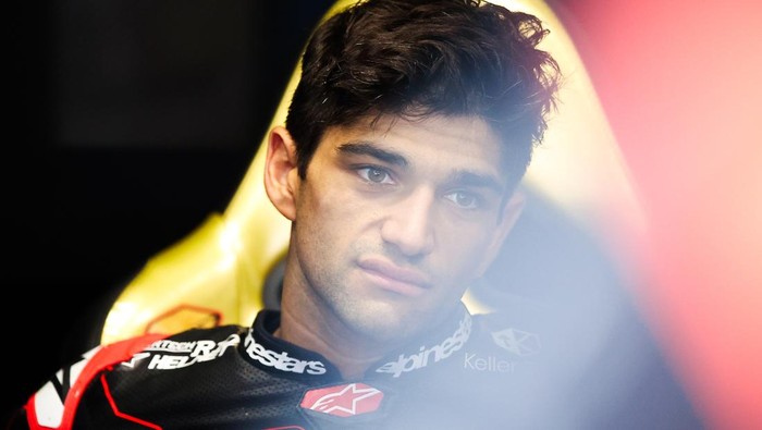 MONTMELO, SPAIN - NOVEMBER 19: Jorge Martin of Spain and Aprilia Racing looks on during the MotoGP Test in Barcelona at Circuit de Catalunya on November 19, 2024 in Montmelo, Spain. (Photo by Eric Alonso/Getty Images)