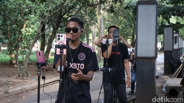 Bangwen, kreator konten di Tegallega Bandung.