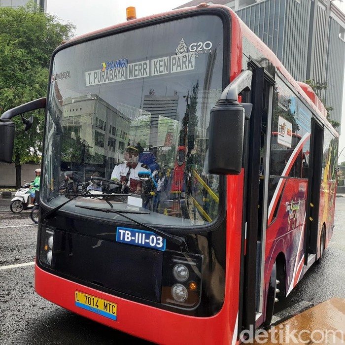 bus listrik Trans Semanggi Suroboyo