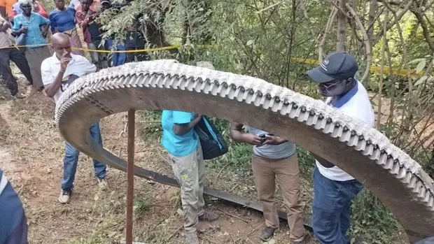 Cincin raksasa jatuh dari langit di Kenya