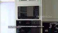 Penataan alat elektroniknya juga rapi, terlihat dari penataan oven di rak besar berwarna putih. Di dapurnya ini Angbeen sering membuat konten memasak. Foto: YouTube Trans 7 Official