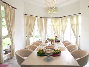 Potret Dapur di Rumah Baru Adly Fairuz dan Anbeen Rishi yang Serba Putih