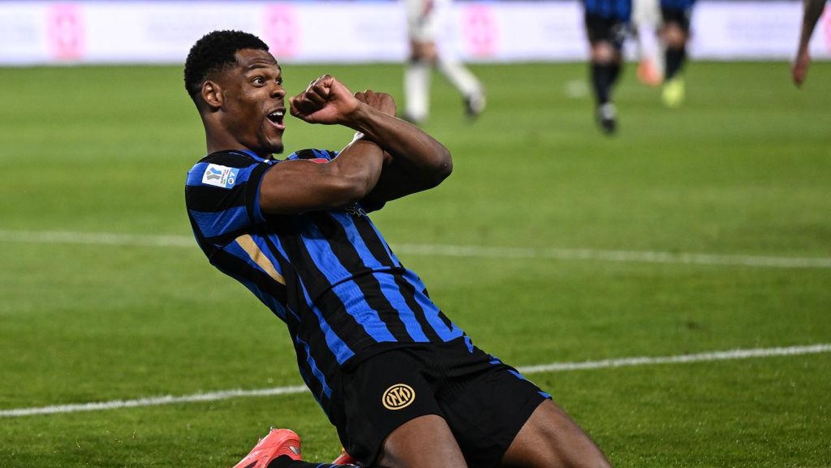 Denzel Dumfries makin berbahaya saja dari hari ke hari (Getty Images/Image Photo Agency)