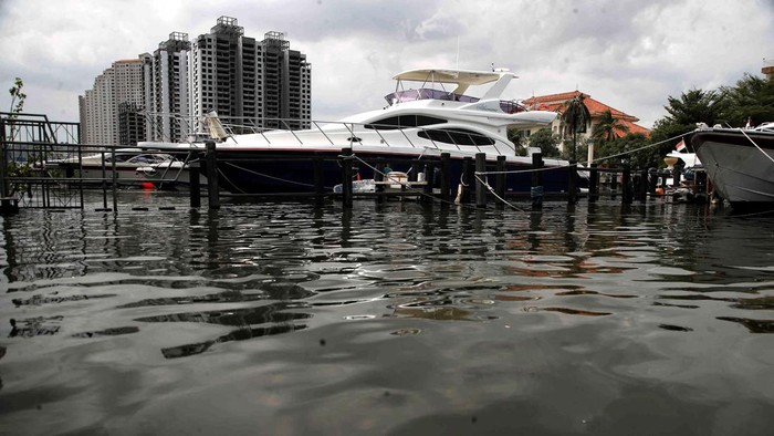 Kendaraan air juga terdampak pajak penambahan nilai (PPN) 12 persen. Kendaraan air yang kena PPN 12% itu meliputi kapal pesiar, kapal feri, kapal ekskursi, kapal yatch hingga speedboat.