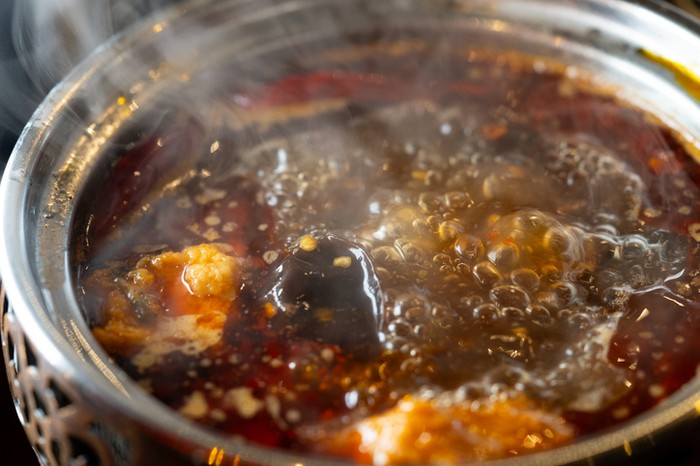 kuah hot pot dicampur saliva oil