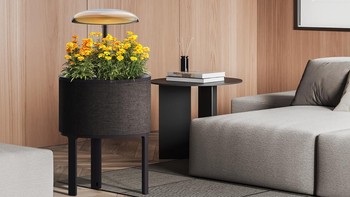 Masih dari LG, raksasa teknologi asal Korea Selatan ini juga memamerkan lampu pintar yang merangkap jadi pot untuk bercocok tanam di dalam rumah. Foto: LG