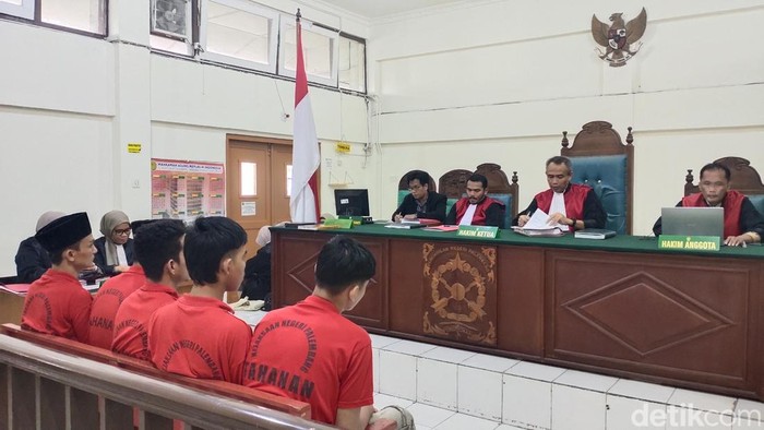 Lima tahanan rutan pakjo jalani persidangan pembunuhan di PN Klas I A Palembang