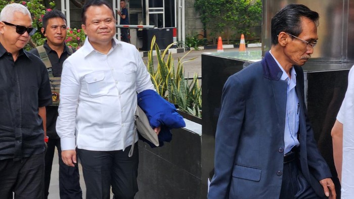 Mantan Direktur Jenderal (Dirjen) Imigrasi Ronny Franky Sompie