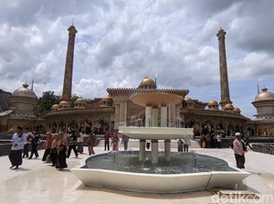 Pesona Masjid An Nahdla: Ikon Wisata Religi Megah di Bojonegoro