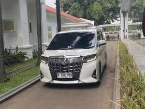 Mobil Prabowo dan Para Menteri Merapat ke Istana Bogor