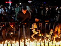 Nyala Lilin Kenang Korban Penembakan Massal di Montenegro