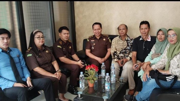 Para korban bertemu dengan pihak kejaksaan negeri Klaten. Foto diunggah Jumat (3/1/2025).