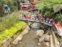 Keseruan Keliling Asia Africa Lembang Pakai Kereta Mini