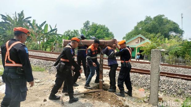 penutupan pelintasan sebidang di Malang
