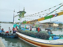 Kapal Nelayan Tenggelam di Jembrana, 15 Awak Selamat