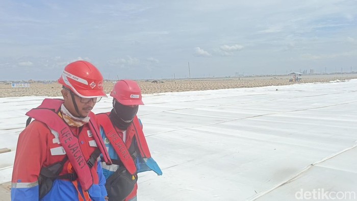 Proyek pembangunan Tol Semarang-Demak yang menggunakan konstruksi dari matras bambu. Foto diunggah Jumat (3/1/2025).