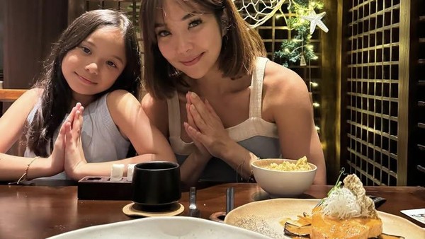 Serunya Gisella Anastasia Sarapan di Singapura dan Makan Malam di Bali
