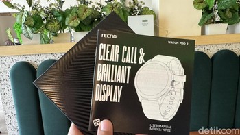 Selain itu ada buku petunjuk penggunaan beserta kartu garani. Foto: Adi Fida Rahman/detikINET