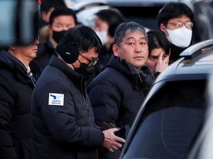 Tim Penyidik Korsel Dihadang Masuk ke Rumah Presiden Yoon Suk Yeol